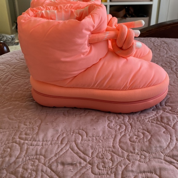 UGG Boots - Picture 2 of 7